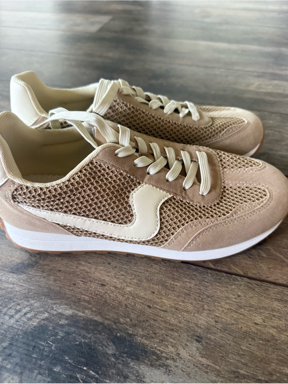 Top Moda womens 7.5 Beige Mesh & Suede Casual Sneakers